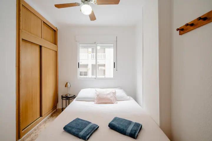 Apartamento Inteiro Acolhedor Perto Da Praia Torrevieja Bagian luar foto