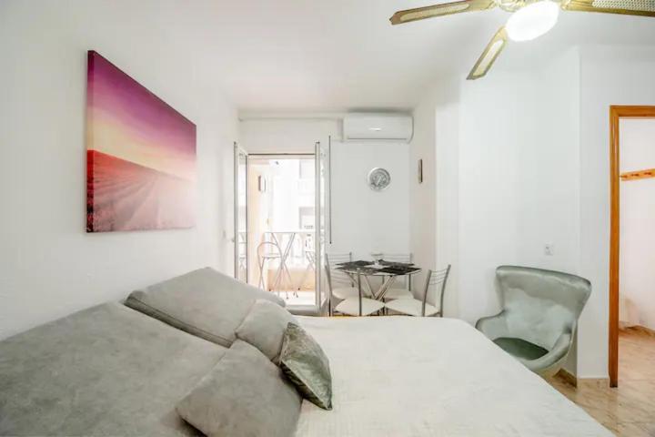 Apartamento Inteiro Acolhedor Perto Da Praia Torrevieja Bagian luar foto